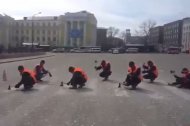 В Москве парад гомосеков... У нас парад дровосеков!
