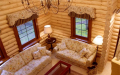 Комната отдыха в деревянном доме