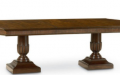 New London Pedestal Table от SCHNADIG - стол из натуральных древесных материалов.