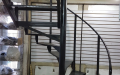 лестница в винтовая в магазин из контейнеров на барахолке