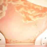 Роспись на потолке: ванильные облака