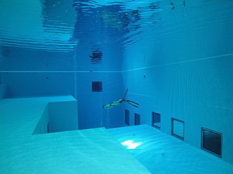 Самый глубокий бассейн на планете. 33 метра вниз! Бельгия бьет рекорды...