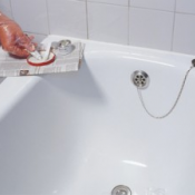 Старая ванна может стать абсолютно новой!!!  Реставрация ванн  12000  цена договорная  шт  Сантехнические работы, сантехнические услуги Цемент оптом ТОО
