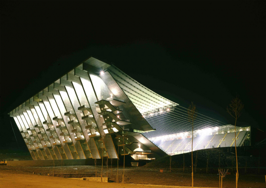 Футбольный стадион в городе Брага (Португалия), ночное освещение