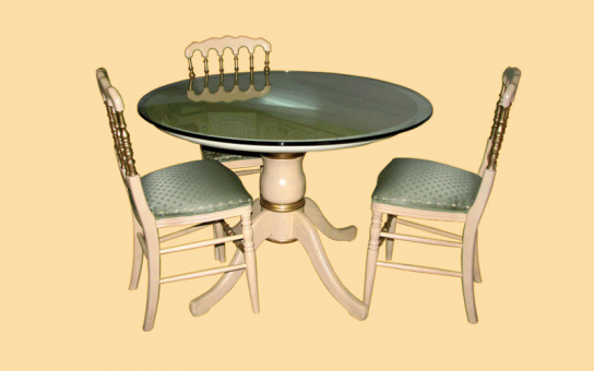 Круглый столик со стульями