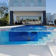 Хотели бы себе такой бассейн? .......