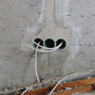 Установка подрозетников в бетон