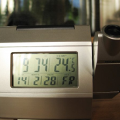 проекционные часы, встроен будильник, календарь, температурный датчик окружающей среды, Проекция данных на любую часть стены или потолка  часы с прожектором  2000  по договорённости  шт  Taipei  по договорённости  Часы ЧАСЫ УДАЧИ ИП