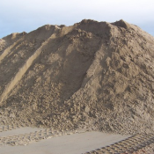 Песок строительный, 15 куб 25 тонна за 16 000 тн. На китай камазе.  15 куб  16000  Доставка платная    м3  Казахстан  строительный  Песок ЧЛ