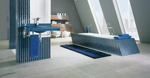 Модно отделанная ванная комната в мансардном помещении: плитка nitt_aranz