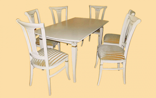 Белые стол со стульями